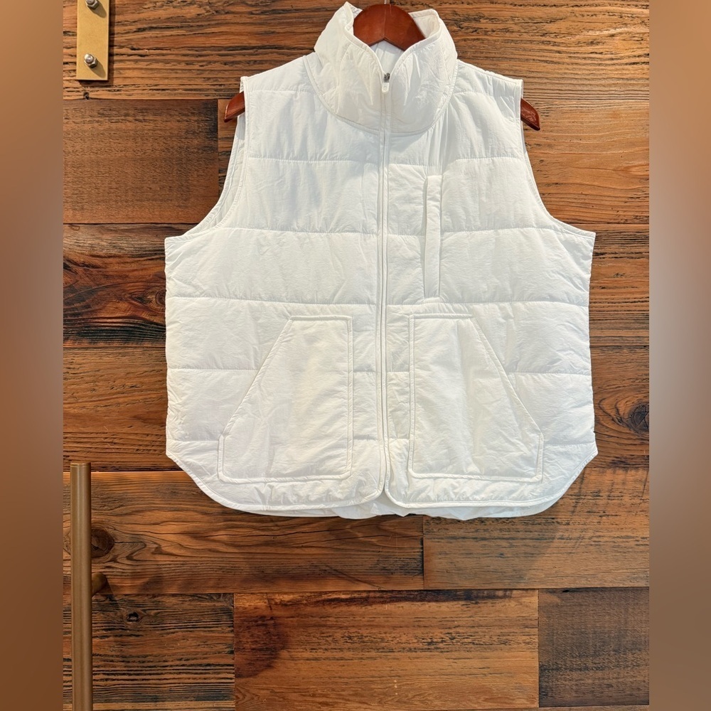 Zella Packable Ivory Cloud Puffer Vest NWOT - Picture 12 of 14